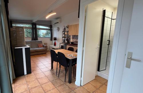 Sainte-Colombe Apartment | La Colombe