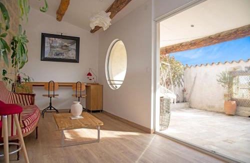 Pezenas Apartment | La Comédie de Pézenas - Appartements