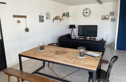 Saint-Etienne-de-Brillouet House | La Commanderie des Templiers Gîte 4 étoiles