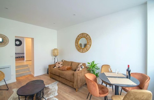 Le Chesnay Apartment | La Comtesse De Montespan