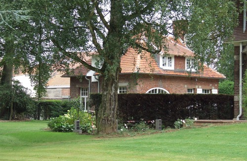 Sainghin-en-Melantois Cottage | La Conciergerie: Charming Cottage & Private Garden - Lille