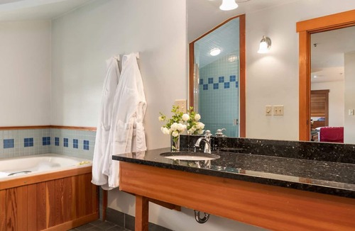 La Conner Hotel | La Conner Channel Lodge