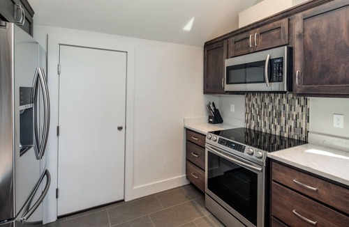 La Conner Apartment | La Conner, Tillinghast Residence A #400