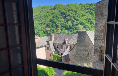 Conques House | LA CONQUISE