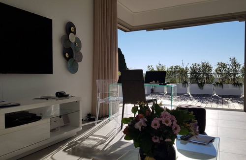 Gairaut Apartment | La Consolate: 5* apartment, 90m2 terrace, panoramic sea view, private Jacuzzi