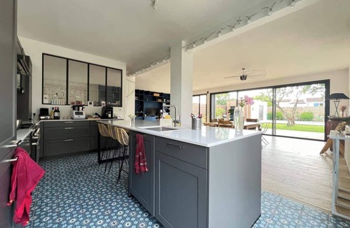 Sept Deniers House | La Conviviale - Maison Familiale avec Piscine