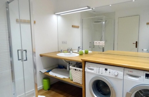 Flavigny-sur-Ozerain House | La Cour au Piano