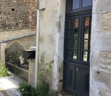 Verteuil-sur-Charente House | La Cour Blanche