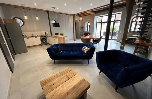 Zellwiller House | La cour cachée