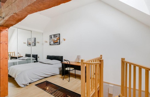 Cremieu Apartment | La cour de Cremieu