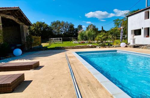 Saint-Mars-de-Coutais House | La Cour de la Forêt