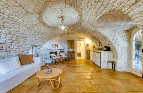Rouet House | La cour des Anges