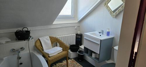 Cormeilles Bed & Breakfast | La Cour Du Puits Chambre Victor