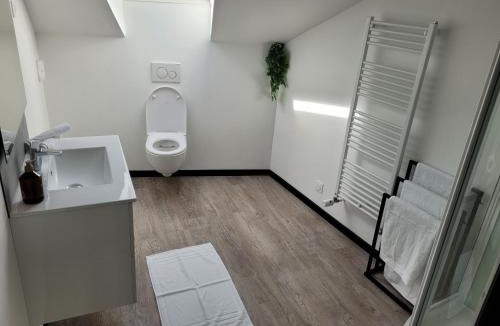 Forges-les-Eaux House | La cour Royale