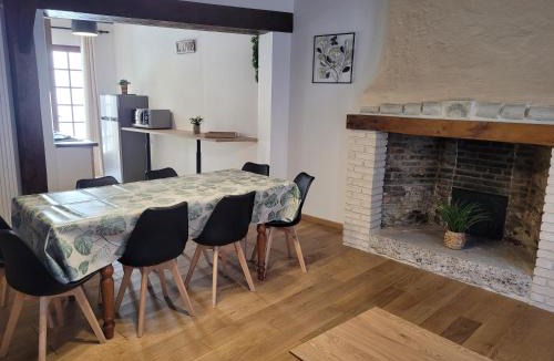 Forges-les-Eaux House | La cour Royale