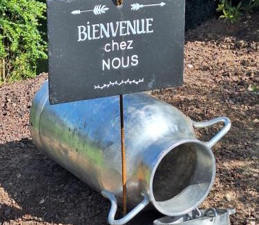 Bonneville-la-Louvet House | La Crinière d'Or Une chambre raffinée pour une parenthèse de douceur en normandie