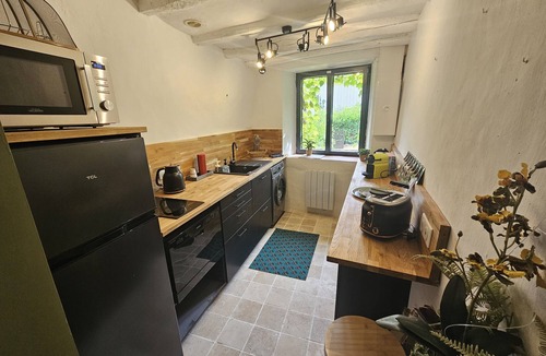 Beaumont-Pied-de-Boeuf House | La Crocherie : Gîte des Elfes