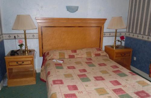 Montrichard Hotel | La Croix Blanche