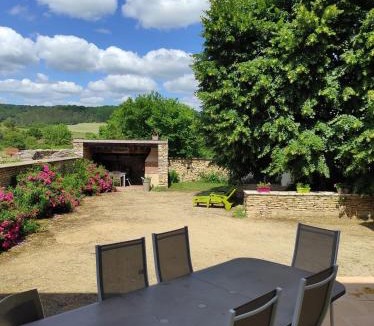 Asquins House | La croix d'asquins