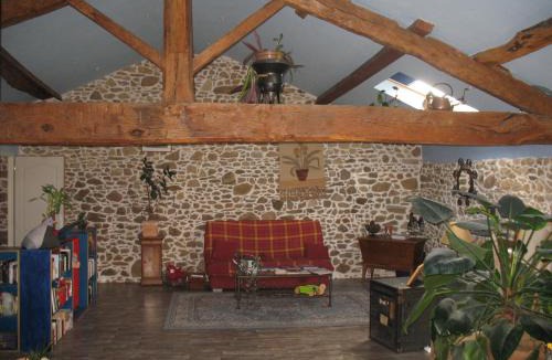 Oradour-sur-Glane Bed & Breakfast | La Croix De Camargue