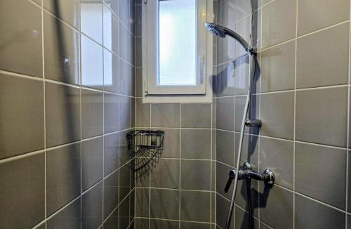 Saint-Bris-le-Vineux Apartment | La Croix Studio - Bail Partner