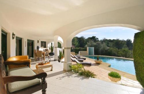 Mar Azul Villa | La Cumbre by Aguilarent