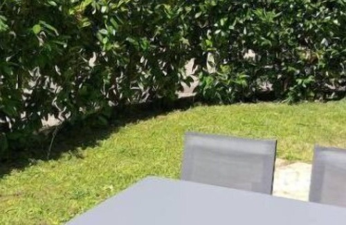 Challes-les-Eaux Apartment | La Dépendance du Château de Triviers