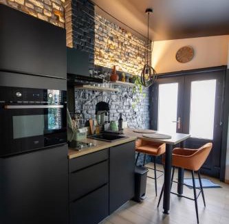 Sebourg House | La Dépendance, Pause nature & balnéo pour deux à Sebourg