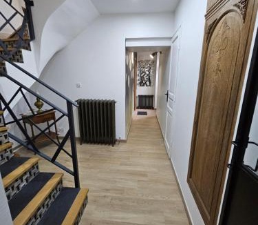 Sainte-Genevieve-des-Bois House | La demeure de Liers