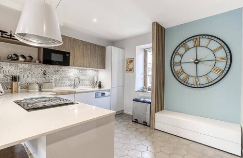 Trevoux Apartment | La demeure de Gab