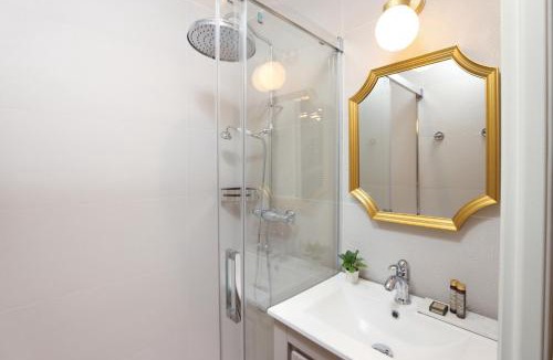 City of Carcassonne Apartment | La Demeure du Chevalier d'Argent- parking gratuit