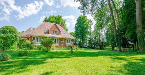 Montieramey House | La demeure du lac d'orient