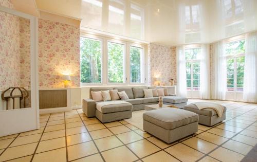 Montieramey House | La demeure du lac d'orient