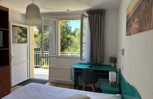 Quettehou Hotel | La Demeure Du Perron