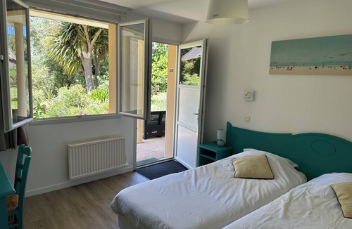 Quettehou Hotel | La Demeure Du Perron