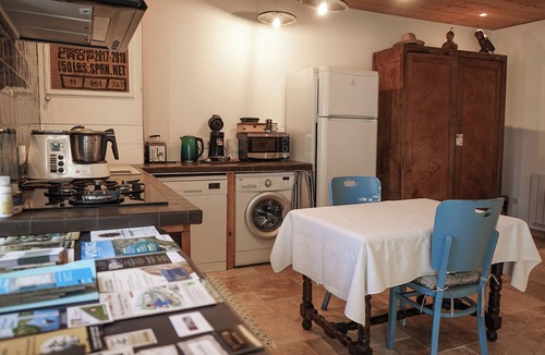 Saint-Seurin-de-Prats House | La Demoiselle