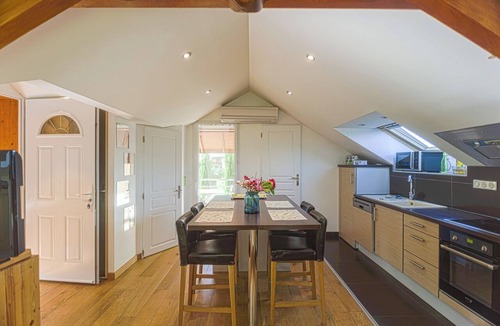 Le Bourget-du-Lac House | La Dent du Chat: Sophie’s pearls: