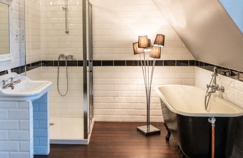 Martel House | La Devinie