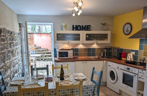 Le Perreon House | La Distillerie - LE Perreon