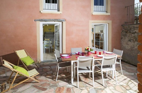 Le Perreon House | La Distillerie - LE Perreon