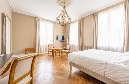 Restigne House | La Dixmeresse