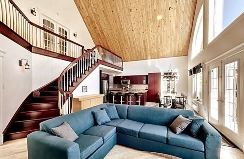 Saint-Mathieu-du-Parc Ski Chalet | La Dolce Vita - Home away from home