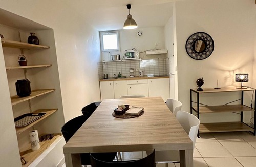 Pont-Saint-Esprit Apartment | la dolce vita fully-equipped gite with terrace