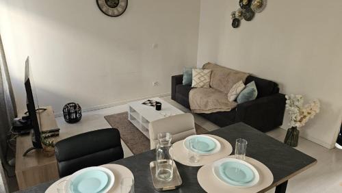 Oyonnax Apartment | LA DOLCE VITA