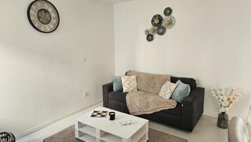 Oyonnax Apartment | LA DOLCE VITA