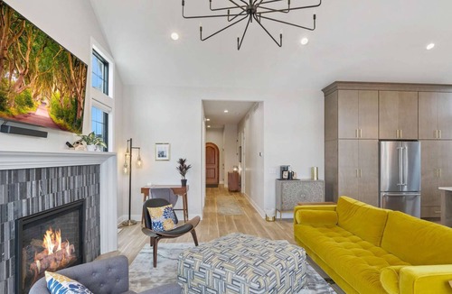Ottawa House | La Dolce Vita | Pinnacle Pointe Neighborhood