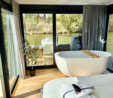 Basse-Ham Boat Rental | La Dolce Vita ! Sauna, Spa, Cinéma