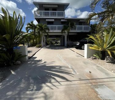 Venetian Shores House | La Dolce Vita Villa