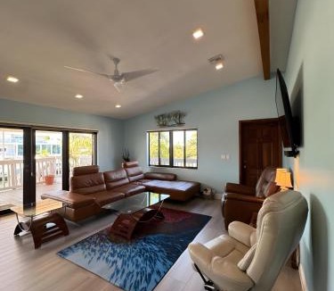 Venetian Shores House | La Dolce Vita Villa