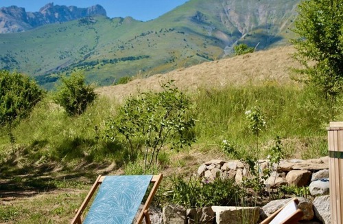 La Roche-des-Arnauds Cabin | La Dormance Comfortable wooden cabin